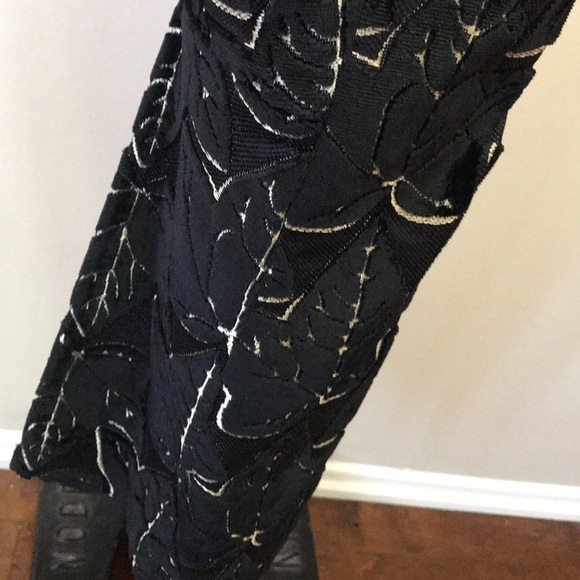 Alexander McQueen Black Cut Velvet Ankle Pants - Picture 7 of 8